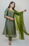 APNAसा Olive Green Kurta Set With Handwork